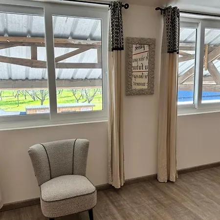 Spacieux 70m² Pour 5 Personnes A - Api-1-52-703