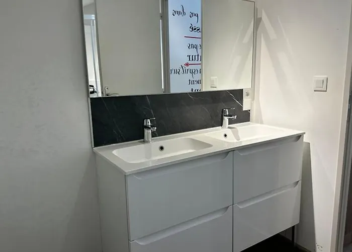 Spacieux 70m² Pour 5 Personnes A - Api-1-52-703