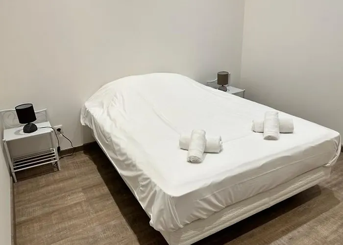 Kemping Spacieux 70m² Pour 5 Personnes A - Api-1-52-703 *